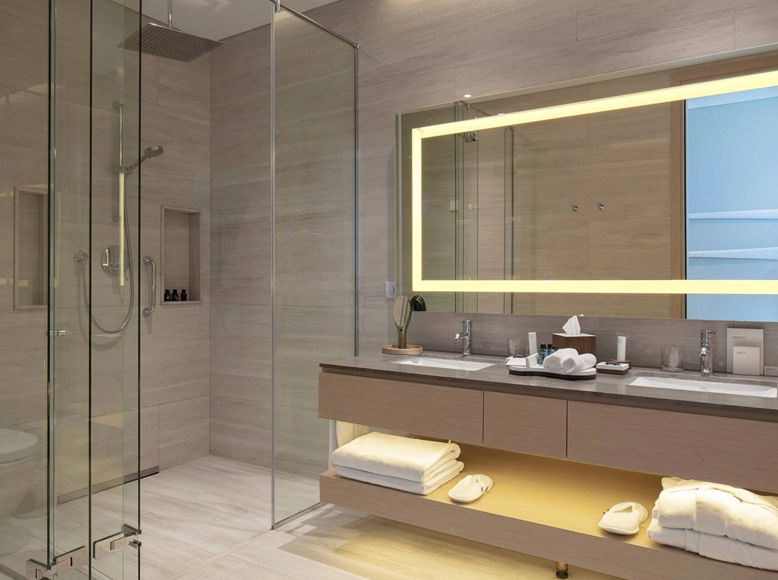Twin Premium Room with Balcony and Sea View 2
